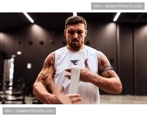 博彩公司开出赔率,看好乌西克在二番战中再次击败富里 博彩公司开出赔率,看好乌西克在二番战中再次击败富里