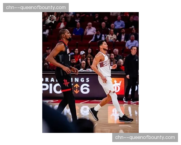 德文·布克谈与比尔、杜兰特的磨合:“我们已找到最佳节奏” 德文·布克谈与比尔、杜兰特的磨合:“我们已找到最佳节奏”