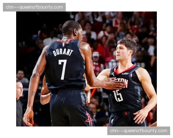 述评：太阳队过度依赖单打，进攻体系在季后赛高强度防守下失灵